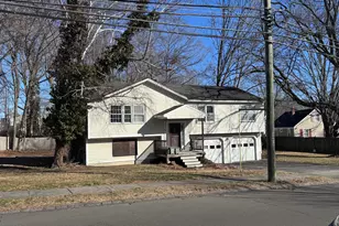 62 Robert Treat Pkwy, Milford, CT 06460 - Photo 2