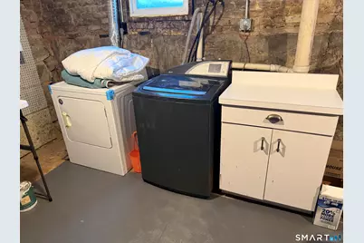 246 Ledyard Street, New London, CT 06320 - Photo 36