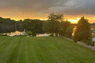 201 Seneca Dr, Groton, CT 06340 - Photo 2