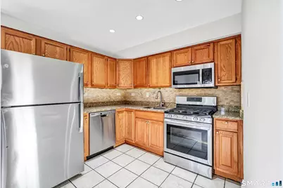 240 Sunnyridge Avenue #APT 116, Fairfield, CT 06824 - Photo 10