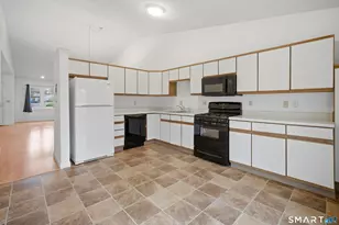 449 S Main St, Manchester, CT 06040 - Photo 14