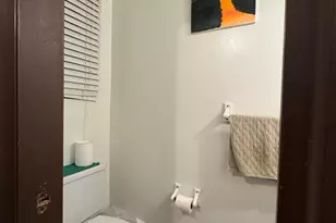 28 Linden Pl, Stamford, CT 06902 - Photo 8