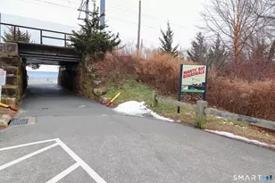 374 Main St, East Lyme, CT 06357 - Photo 30