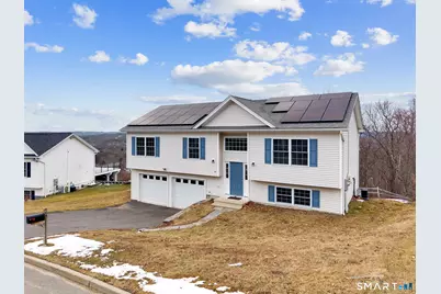 44 Shadybrook Lane, Waterbury, CT 06706 - Photo 2