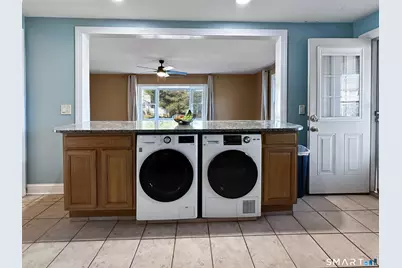 18 Phillips Street, New London, CT 06320 - Photo 18