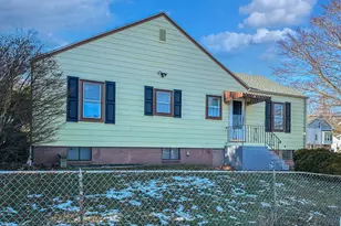 18 Phillips St, New London, CT 06320 - Photo 6