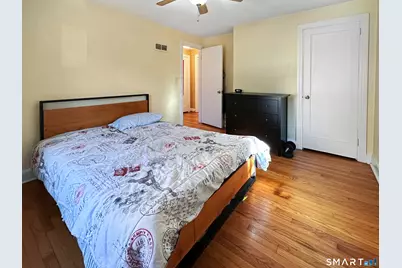 18 Phillips Street, New London, CT 06320 - Photo 22