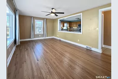 18 Phillips Street, New London, CT 06320 - Photo 14