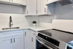 34 Hanford Ave, Bridgeport, CT 06605 - Photo 4