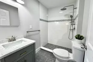 34 Hanford Ave, Bridgeport, CT 06605 - Photo 6