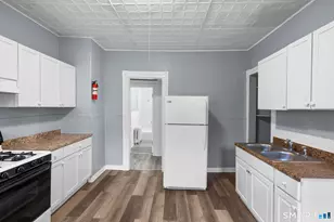 16 Plaza Ave, Waterbury, CT 06710 - Photo 8