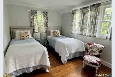 437 Hulls Farm ~carriage House~ Road, Fairfield, CT 06890 - Photo 10