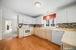 11 Acorn Dr, East Windsor, CT 06016 - Photo 8