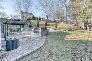 29 Schwink Dr, Meriden, CT 06450 - Photo 36