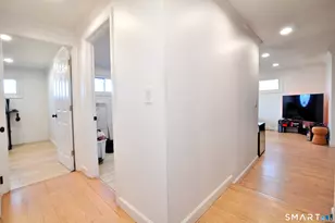 207 Hillcrest Rd, Bridgeport, CT 06606 - Photo 26