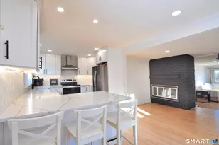 207 Hillcrest Rd, Bridgeport, CT 06606 - Photo 18