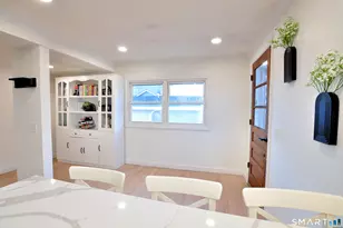 207 Hillcrest Rd, Bridgeport, CT 06606 - Photo 16