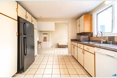 86 Hartwell Road, West Hartford, CT 06117 - Photo 10