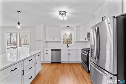 7 Dogwood Court, Branford, CT 06405 - Photo 4