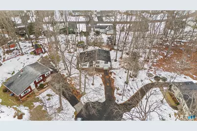 7 Dogwood Court, Branford, CT 06405 - Photo 2