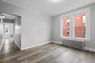 19 Whitmore St, Hartford, CT 06114 - Photo 8