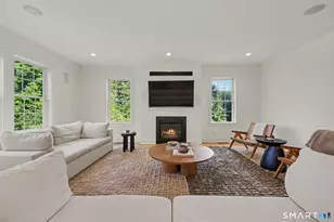 32 Guernsey Ln, Avon, CT 06001 - Photo 4