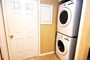 8 Crown Ave, Norwalk, CT 06854 - Photo 16