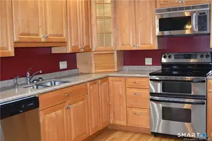 22 Broad St, Groton, CT 06340 - Photo 4