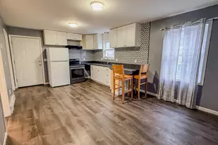 51 River St, Waterbury, CT 06706 - Photo 2