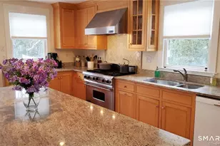 12 Flower Ave, Madison, CT 06443 - Photo 2