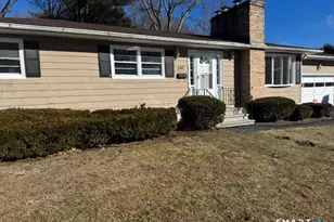 150 Kaynor Dr, Waterbury, CT 06708 - Photo 1