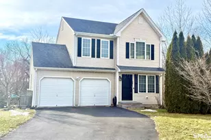 36 Schoolhouse Landing, East Granby, CT 06026 - Photo 2