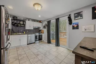 124 James St, Colchester, CT 06415 - Photo 8