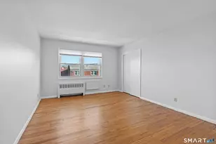 30 Hamilton Ct, Stamford, CT 06902 - Photo 8