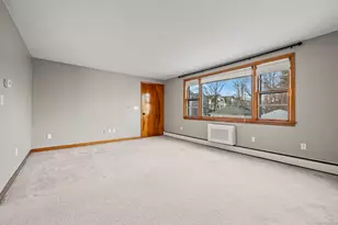 11 Crosby St, West Hartford, CT 06119 - Photo 8