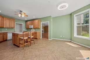 79 Suzie Dr, Newtown, CT 06470 - Photo 10