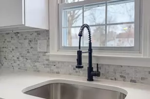 1 Rodney St, West Haven, CT 06516 - Photo 8