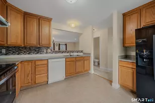 15 Freedom Way, East Lyme, CT 06357 - Photo 6