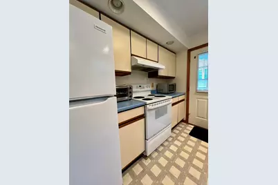 7 Golden Hill Street #2nd floor, Bethel, CT 06801 - Photo 4