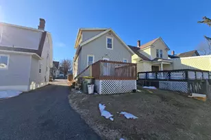 39 Lockhart Ave, Waterbury, CT 06705 - Photo 4