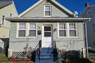 39 Lockhart Ave, Waterbury, CT 06705 - Photo 1