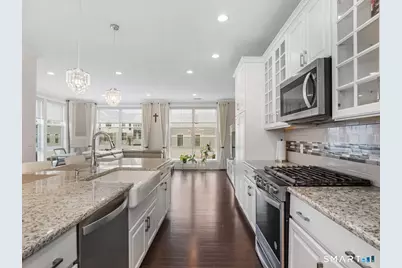 185 Brentwood Circle #185, Danbury, CT 06810 - Photo 8