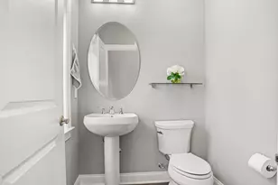 185 Brentwood Cir, Danbury, CT 06810 - Photo 16