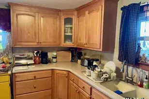 19 Bingham St, Bristol, CT 06010 - Photo 6