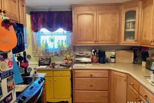 19 Bingham St, Bristol, CT 06010 - Photo 8