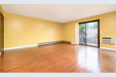 22 Radio Place #APT 10, Stamford, CT 06906 - Photo 2