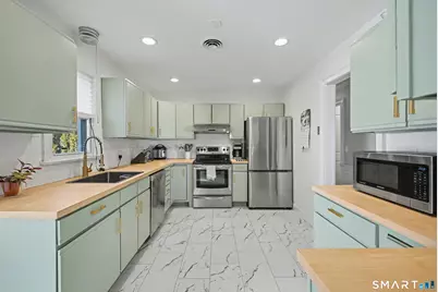 32 Heather Lane, Norwalk, CT 06851 - Photo 10