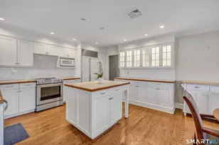 139 Field Point Dr, Fairfield, CT 06824 - Photo 18