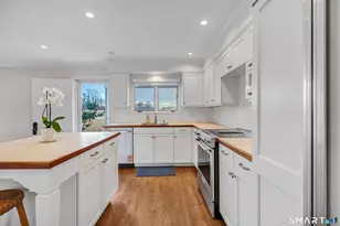 139 Field Point Dr, Fairfield, CT 06824 - Photo 18