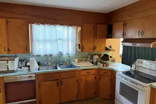 9 Oakridge Dr, Ledyard, CT 06335 - Photo 4